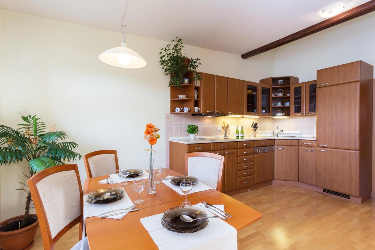 Perunova Apartments Прага Екстер'єр фото